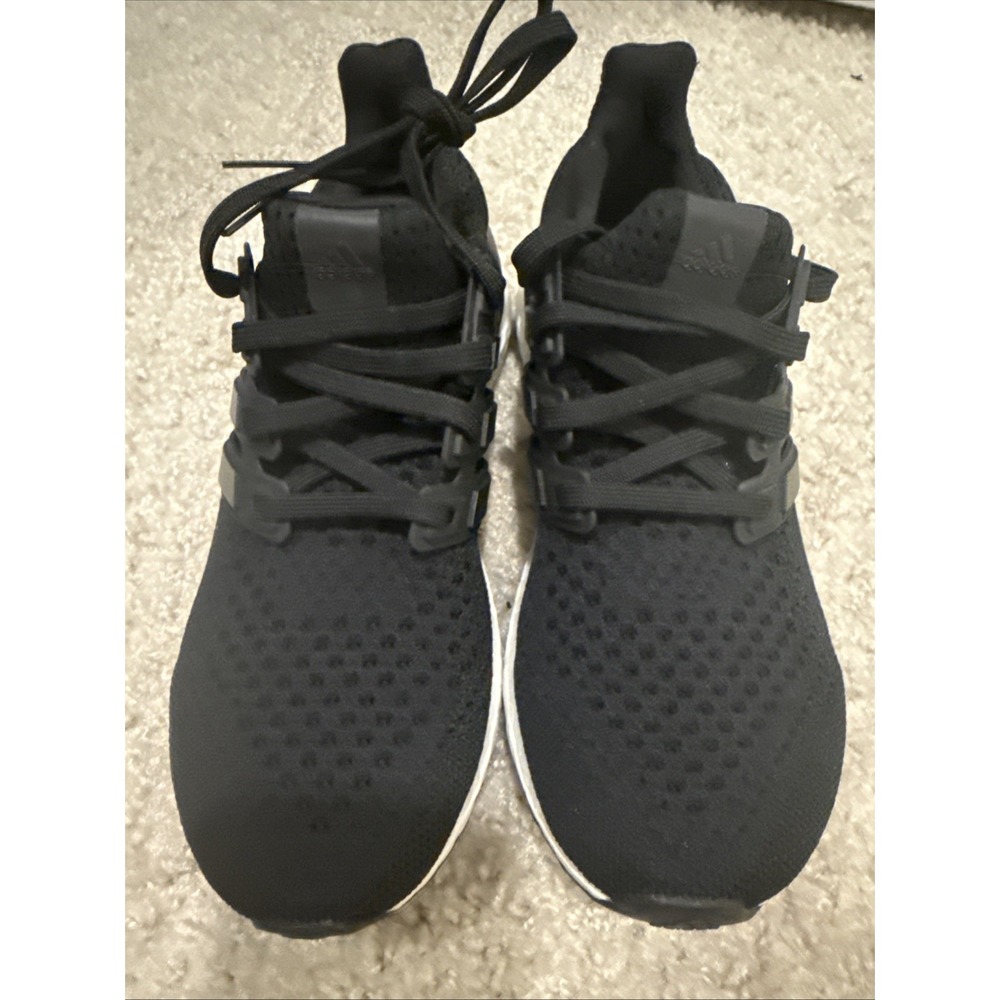 adidas ultraboost size 4 White/black